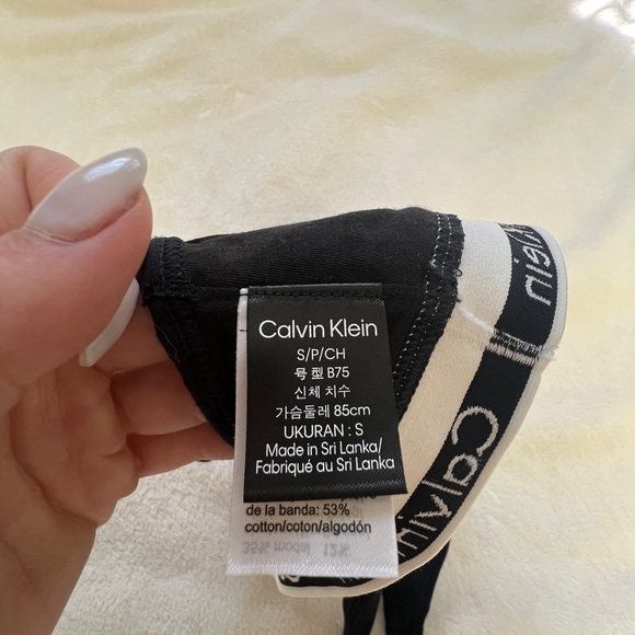 Calvin Klein Bra - Picture 2 of 3